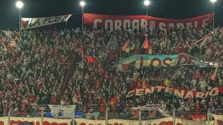 Los hinchas de Colón preparan un gran recibimiento