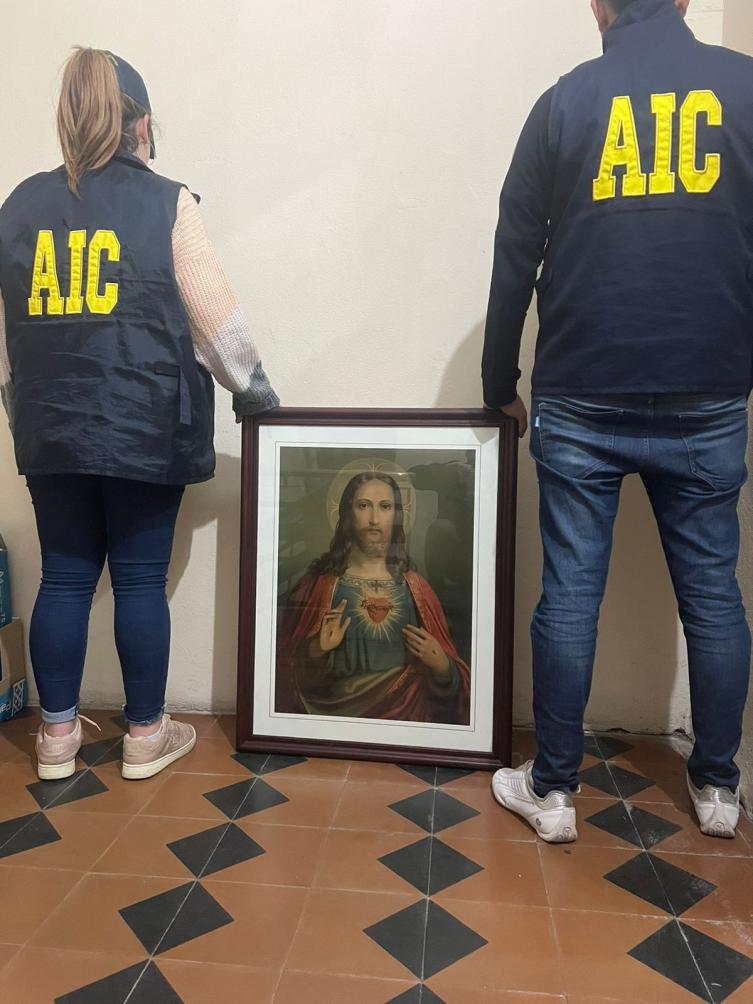 Recuperaron el cuadro del Sagrado Corazón de Jesús que había sido robado 