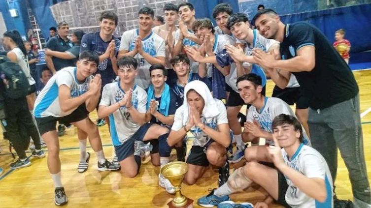 El Sub 18 masculino de Villa Dora festejó otro título