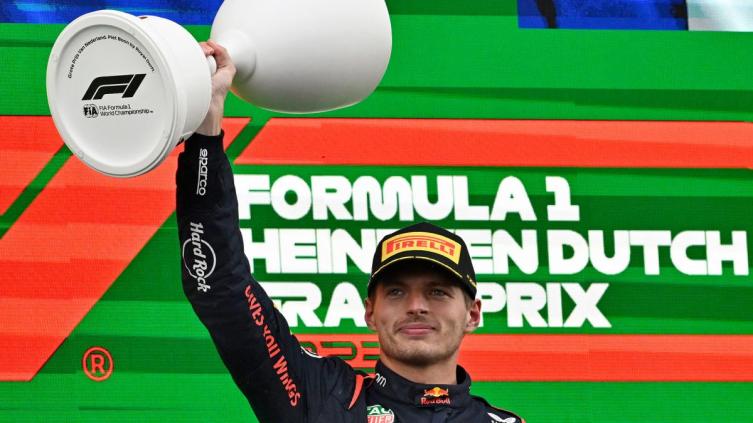 Verstappen se impuso bajo una intensa lluvia en el GP de Países Bajos
