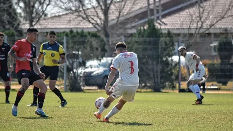 Colón fue goleado por Huracán en Reserva