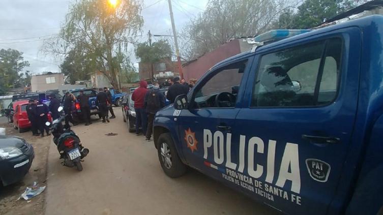 Detuvieron a un menor por dispararle a una mujer en la cabeza