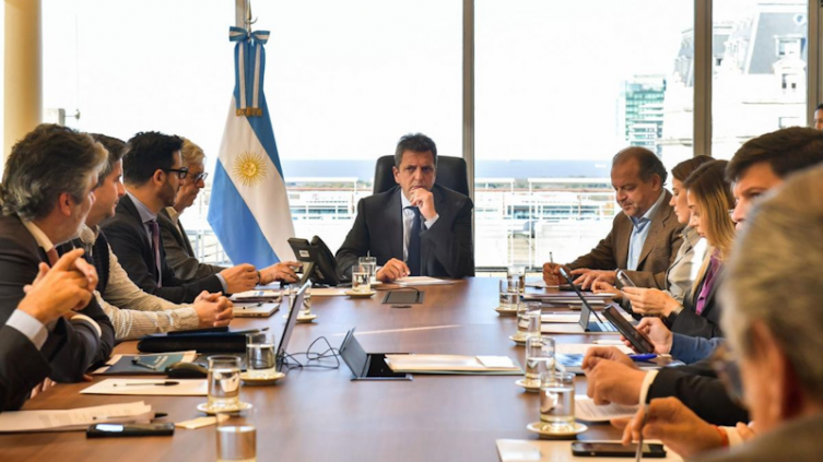 Ganancias: Massa convocó a la CGT, la CTA y autoridades de Diputados