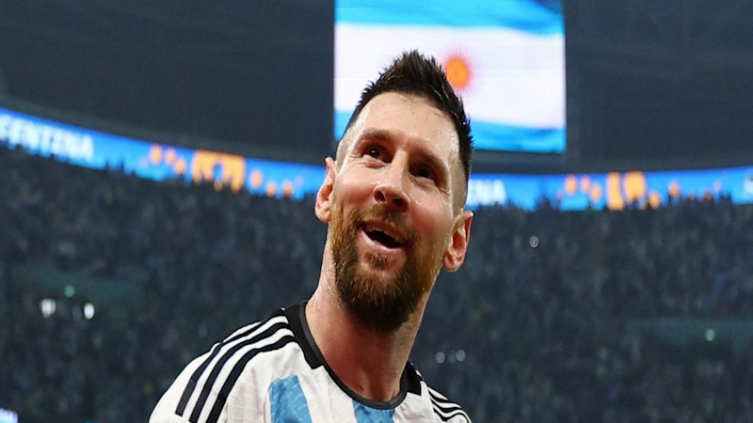 Locura en La Paz por la llegada de la selección argentina