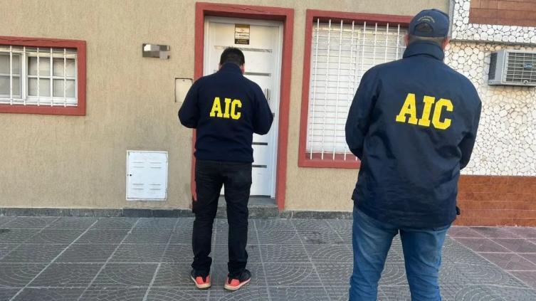Allanaron a la dueña del departamento donde funcionaba la cueva financiera