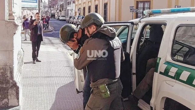 Cueva financiera del puerto: el imputado robó la identidad de los 39 titulares de las tarjetas halladas