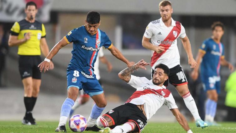 River busca recuperarse ante un Arsenal al borde de descenso
