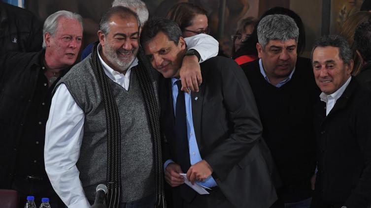 El movimiento obrero se moviliza al Congreso en apoyo a la eliminación del impuesto a las Ganancias