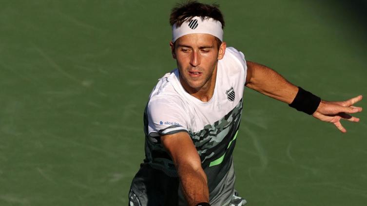 Etcheverry avanza a los cuartos de final en el ATP de Zhuhai