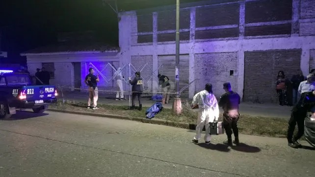 Dos nuevos homicidios: un joven fue apuñalado en el norte y otro hombre murió baleado por su pareja