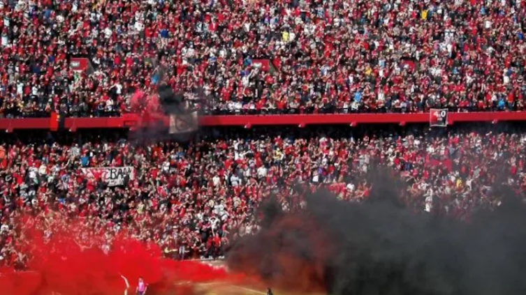Colón inició la venta de palcos y plateas para el Clásico