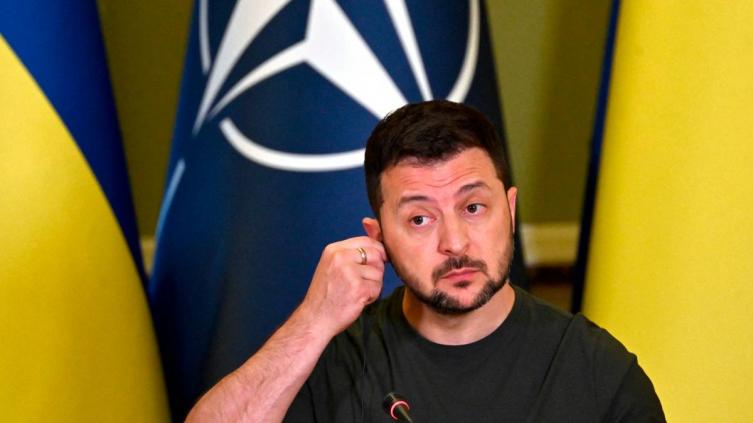Zelenski reclamó más armas en una visita sorpresa a Kiev del jefe de la OTAN