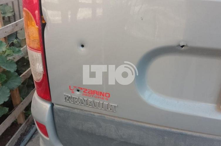 Pasaron en una moto y dispararon nueve veces contra una casa