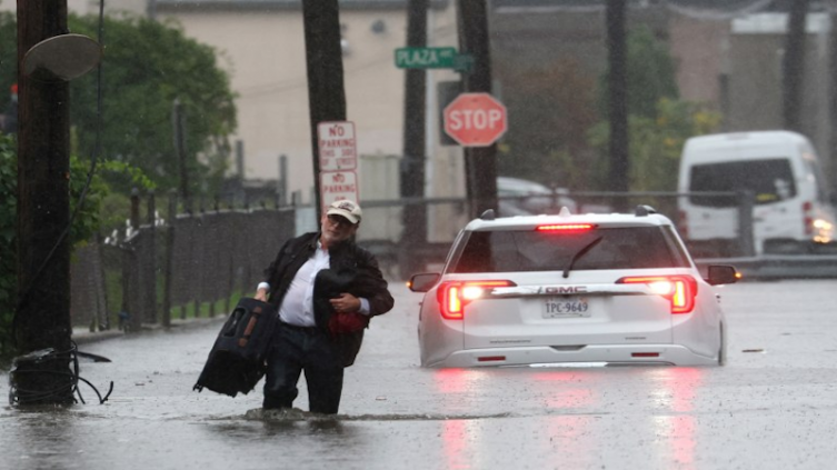 Nueva York bajo el agua: declararon la emergencia
