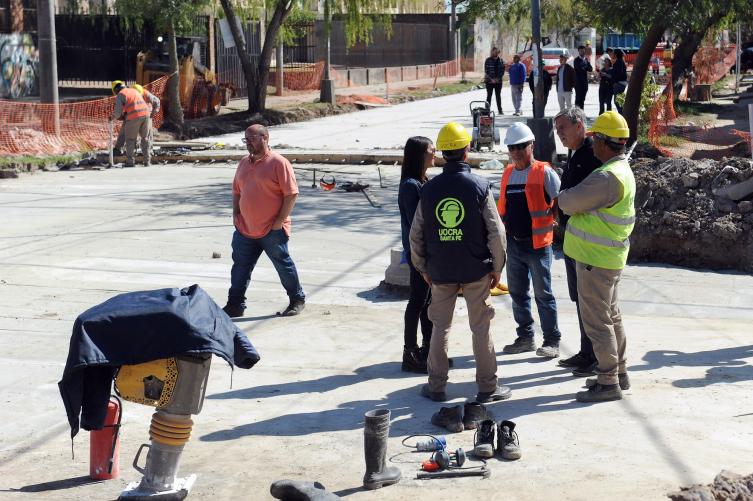 Las obras integrales en Atilio Rosso y Estrada no se detienen