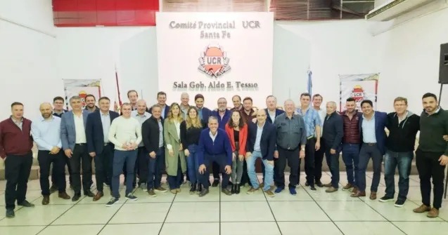 Reunión ampliada de la UCR provincial junto al gobernador electo Pullaro