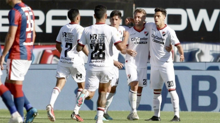 Newell ´s goleó a San Lorenzo en el Nuevo Gasómetro