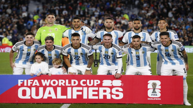  Scaloni pudo conformar un equipo con o sin Messi