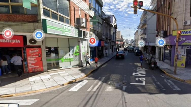 Vendió un auto, quiso comprar dólares y le robaron toda la plata