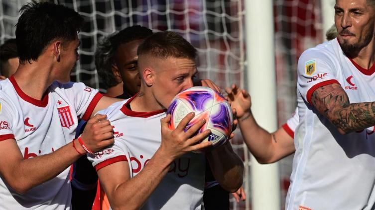 Estudiantes eliminó a Huracán y avanzó a semifinales en la Copa Argentina