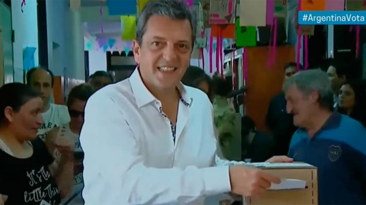 Sergio Massa votó y destacó la elección como la 