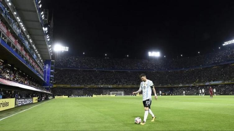 La Bombonera, con chances de ser sede del clásico entre la Selección Argentina y Uruguay si no está en condiciones el Monumental