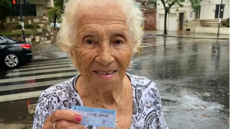 Rosario: Con 102 años se presentó a votar