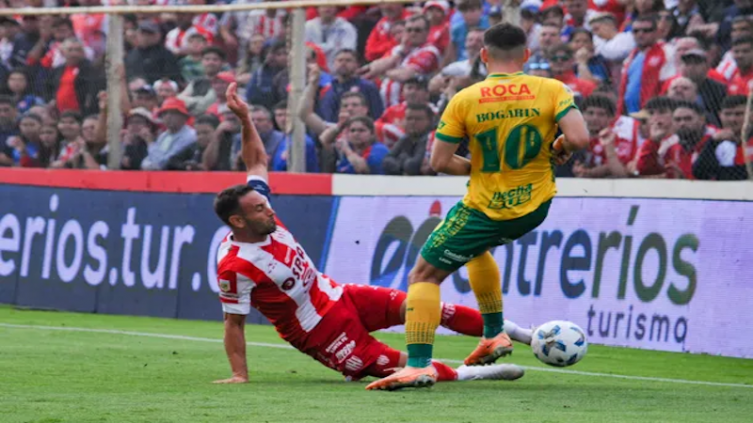 Unión desperdició sus chances y se conforma con un empate ante Defensa y Justicia