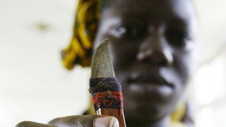 Primera condena en Reino Unido por mutilación genital de una niña en el extranjero