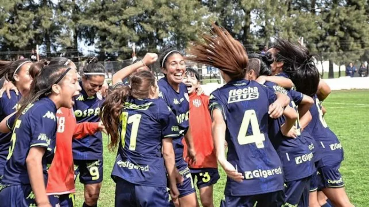 El femenino de Unión busca el pase a la final del Clausura