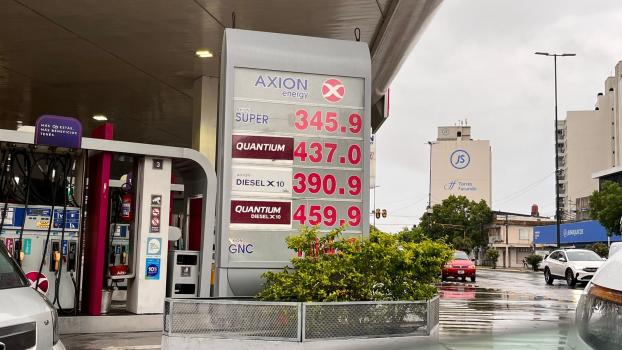 Shell y Axion “retocaron” las pizarras de los combustibles 