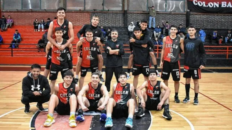 Torneo Oficial U21 de básquet: Colón es el tercer semifinalista 