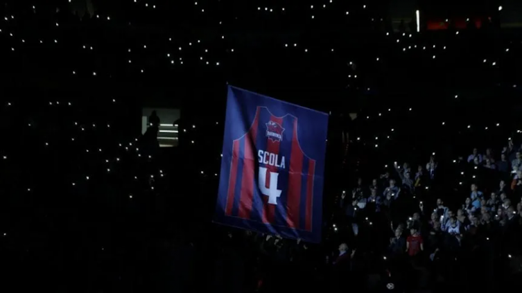 El Baskonia retiró la camiseta de Luis Scola