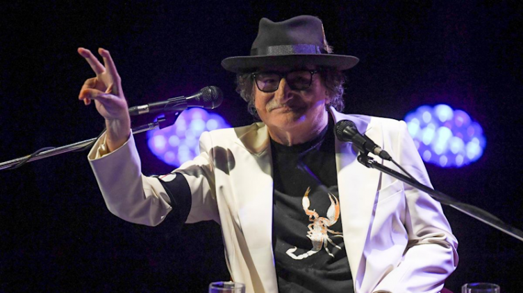 Charly García, agradecido por la esquina de Nueva York que tiene su nombre
