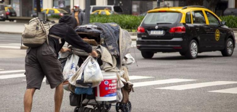 Una familia necesita más de $345 mil de ingresos mensuales para no ser pobre en la Argentina