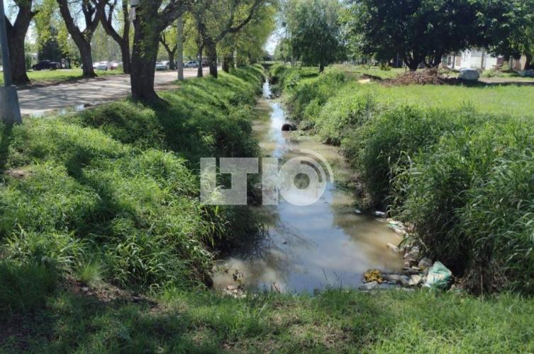 Vecinos preocupados por la falta de limpieza de canales y desagües