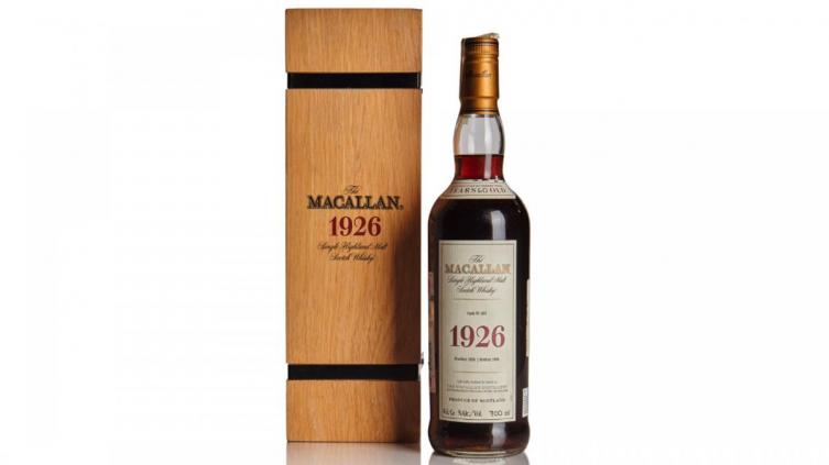 Pagaron 2,7 millones de dólares de una botella de whisky destilada en 1926