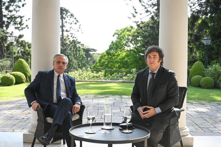 Alberto Fernández recibió a Javier Milei en la residencia de Olivos