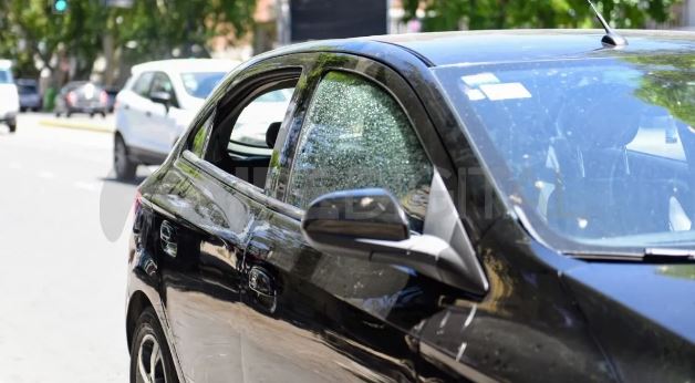 Balearon un auto de la familia de Antonela Roccuzzo y robaron $8.000.000