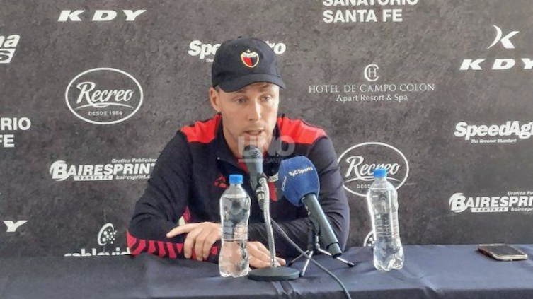 El técnico de Colón brindó una conferencia previo a la final ante Vélez
