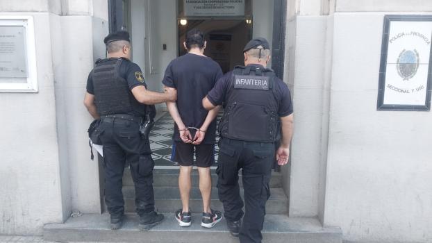 Atraparon a uno de los dos evadidos de la comisaría 24 de Alto Verde