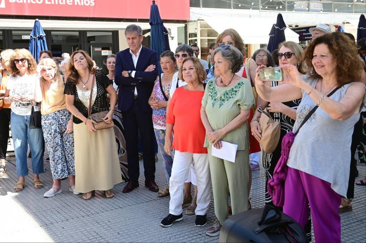 Se colocó la octava baldosa de las Memorias Urbanas Feministas