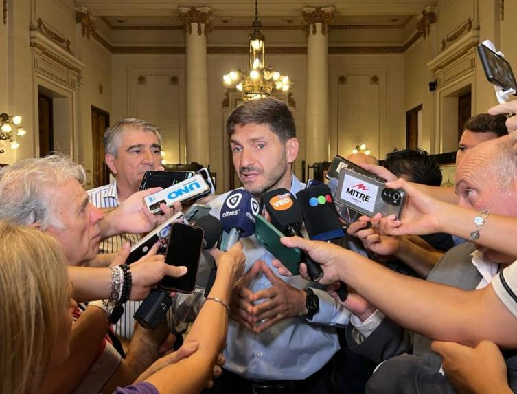 Maximiliano Pullaro adelantó que Santa Fe pagará los aguinaldos con normalidad