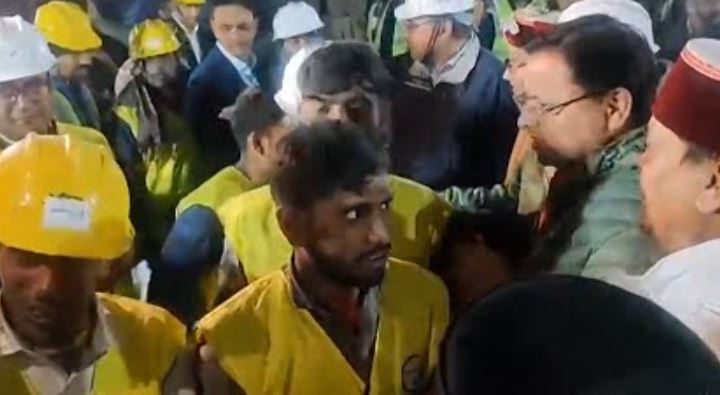 Milagro en India: rescataron a los 41 obreros atrapados tras el derrumbe