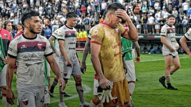 Colón solicitó a la AFA la nulidad de su descenso
