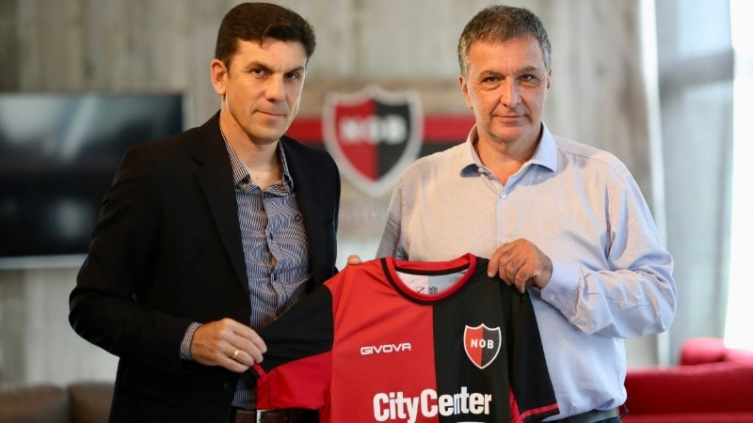 Mauricio Larriera fue presentado como técnico de Newell ´s