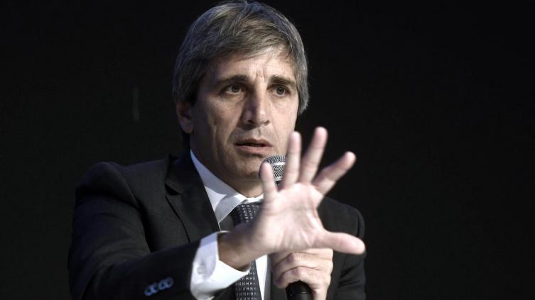 Luis Caputo asume en el Ministerio de Economía con un equipo aún incompleto