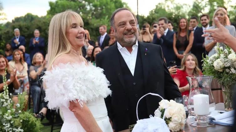 Se casaron Baby Etchecopar y Silvina Cupeiro: su historia de amor y las primeras fotos de la ceremonia