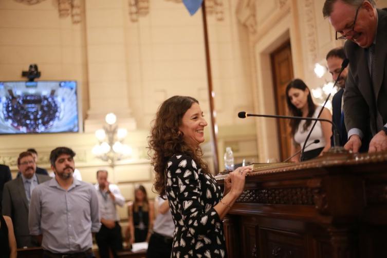 Leticia Di Gregorio juró como senadora de General López en reemplazo de Enrico
