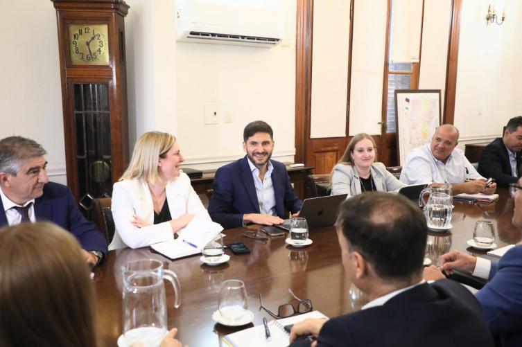 Con su gabinete, Pullaro definió las principales acciones por área en el inicio de gestión